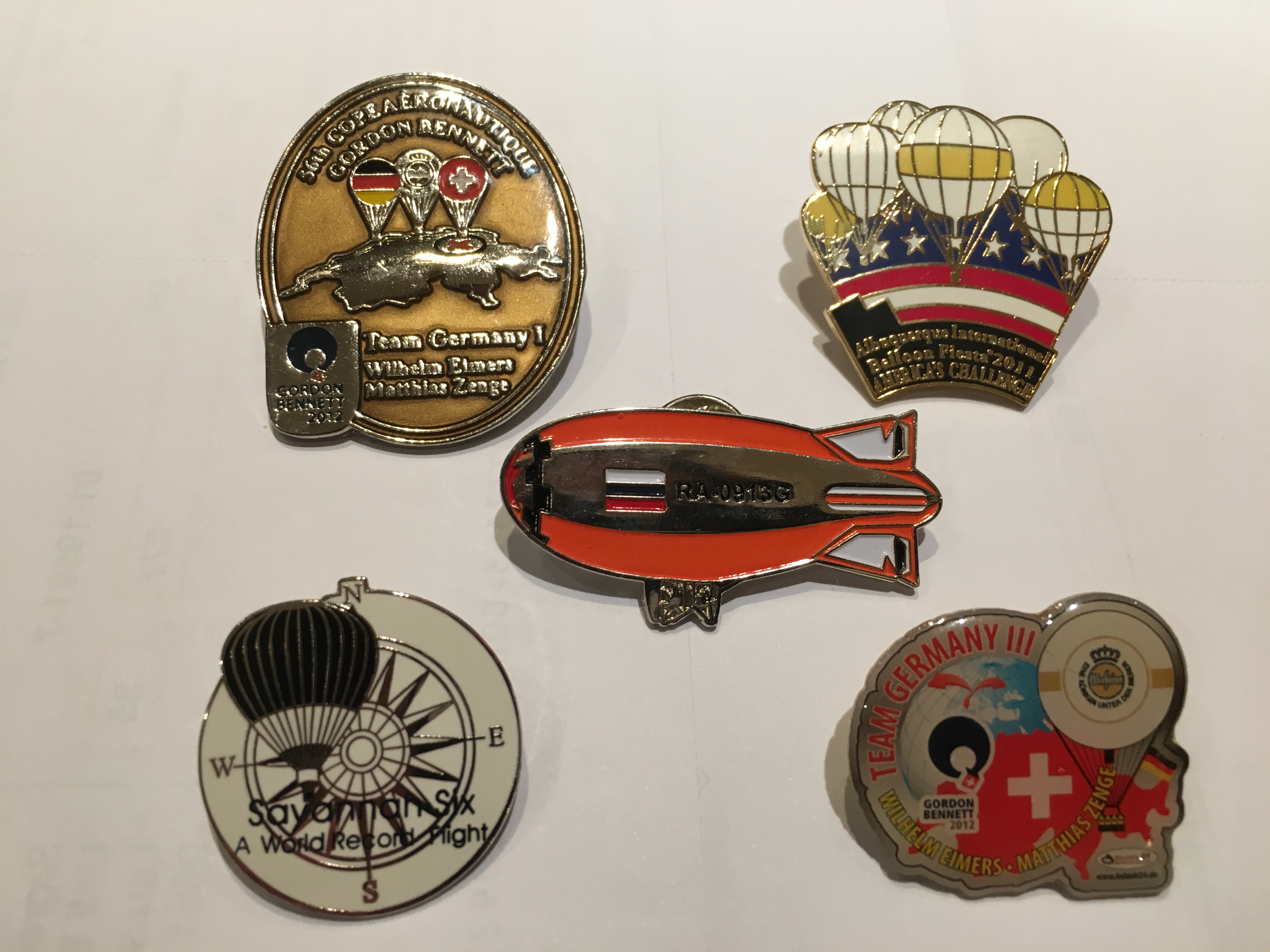 pin badge button pins Anstecknadel sammler geier 