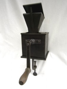Alte Kaffeemühle aus Eisen