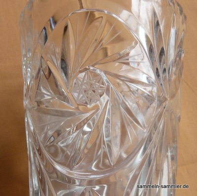 Eine der bekanntesten Glasarten, Bleikristall mit Schleuderstern und Kreuzstern
