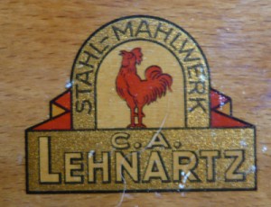Markenzeichen der Kaffeemühlen der Firma Lehnartz