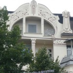 Hausfassade mit schönem Jugendstil Balkon