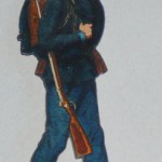 Soldat aus Papierbogen mit Papiersoldaten