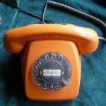 Telefon in Orange 70er Jahre